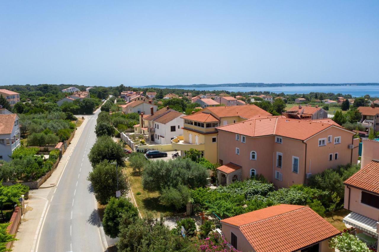 Berat Apartment Воднян Екстериор снимка