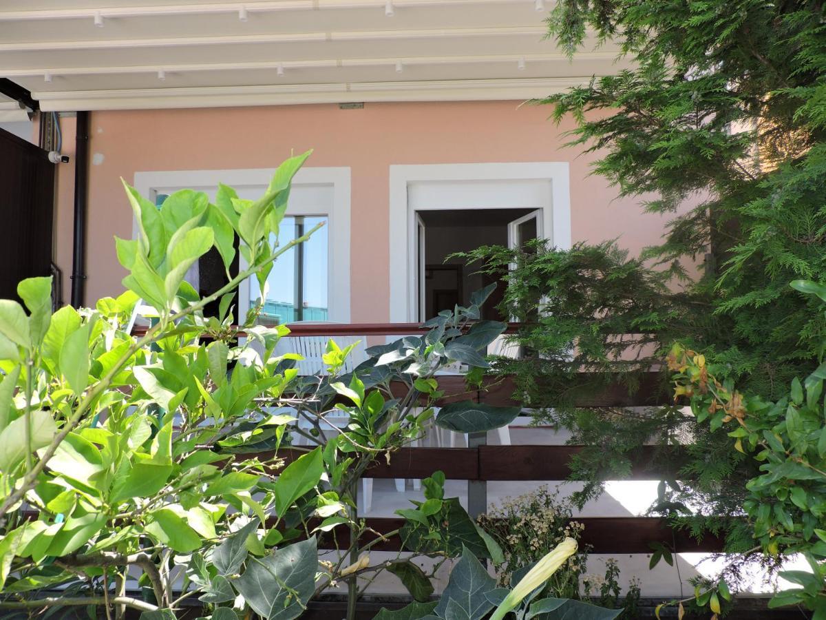 Berat Apartment Воднян Екстериор снимка