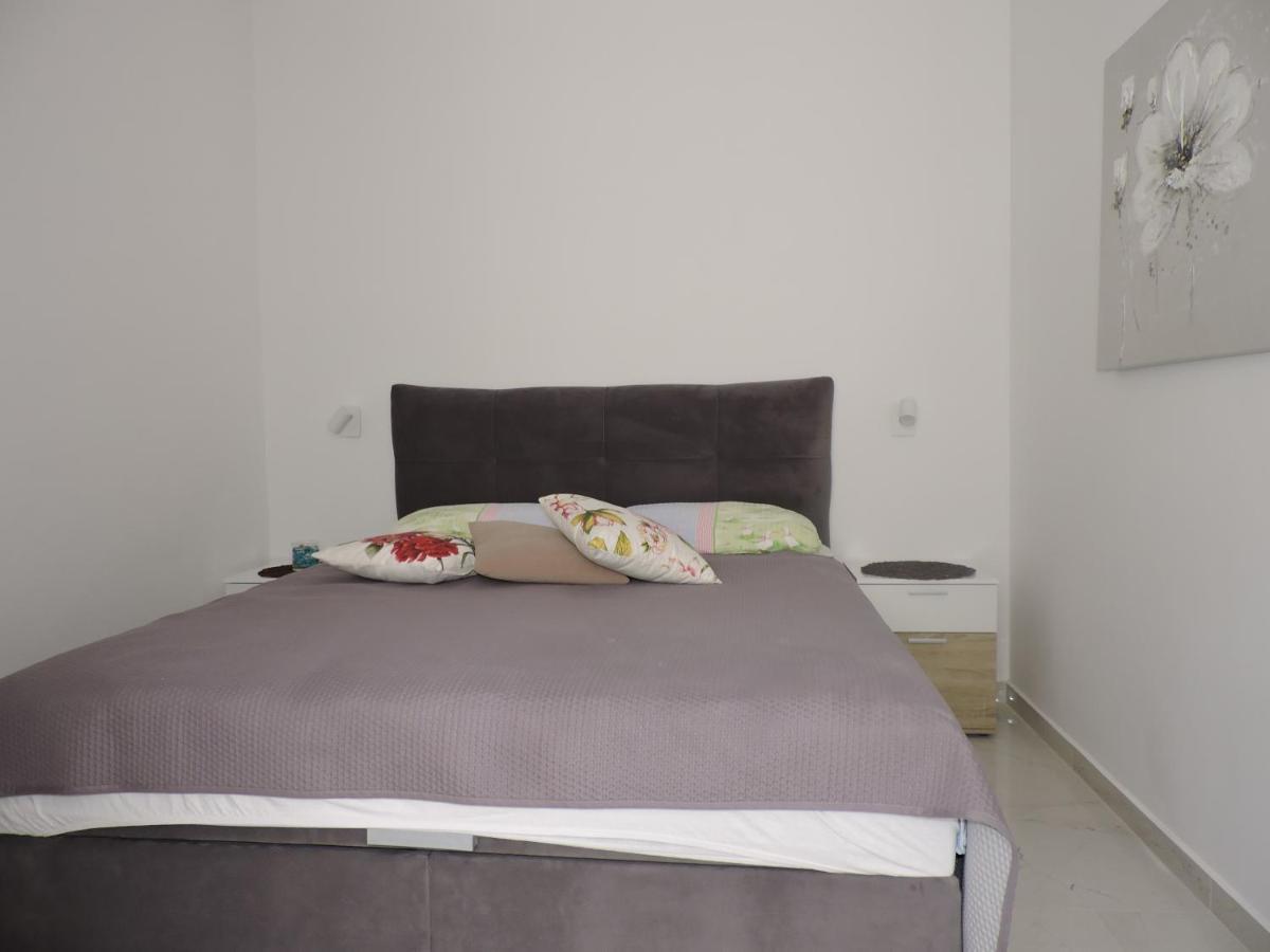 Berat Apartment Воднян Екстериор снимка