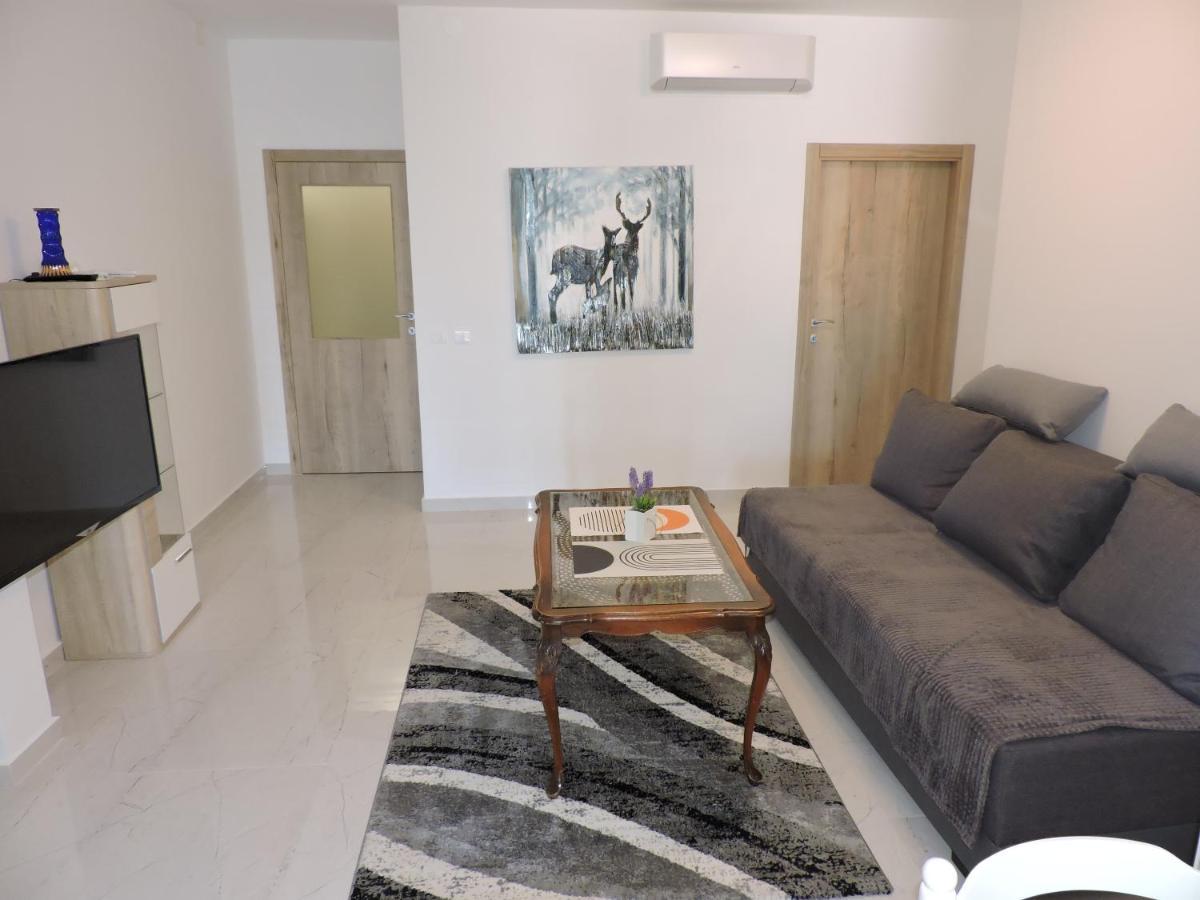 Berat Apartment Воднян Екстериор снимка
