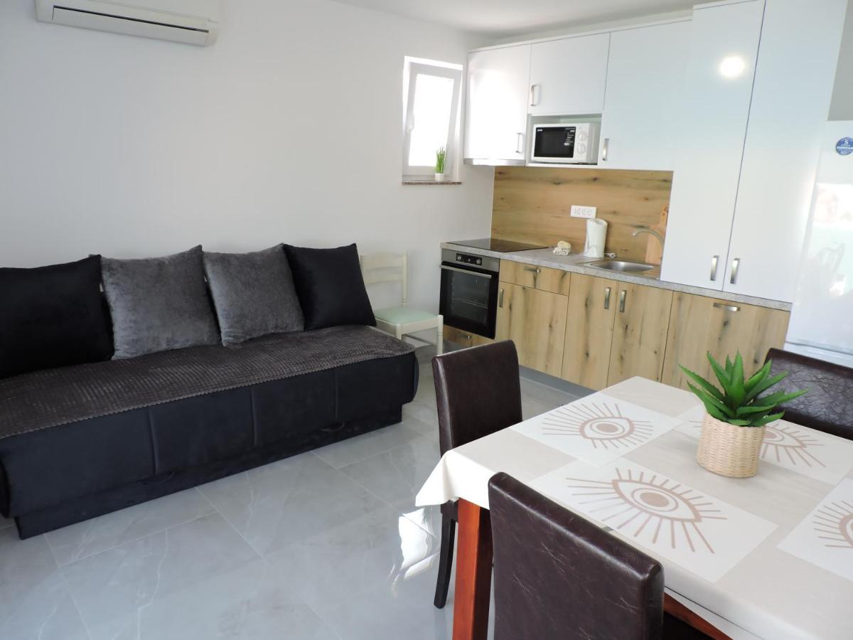 Berat Apartment Воднян Екстериор снимка