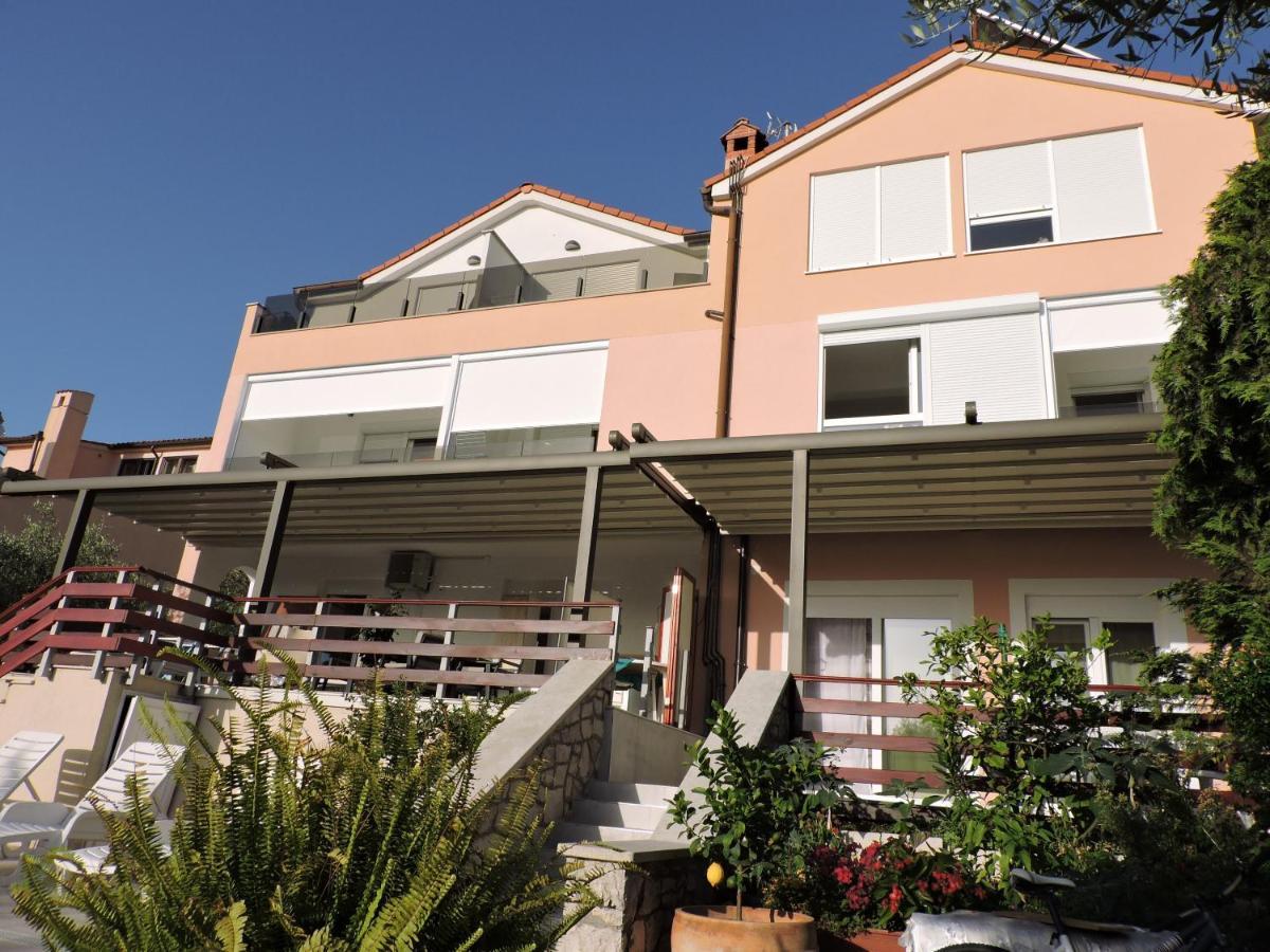 Berat Apartment Воднян Екстериор снимка