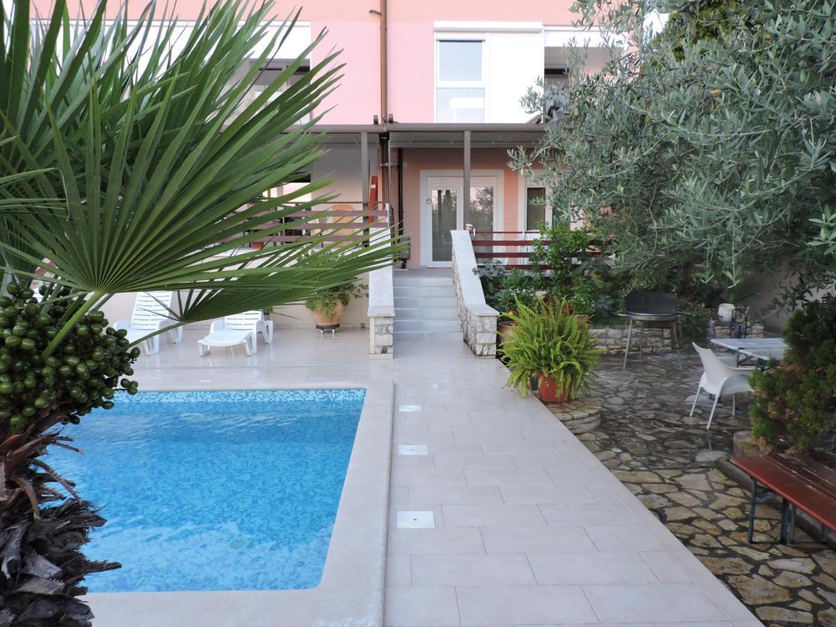 Berat Apartment Воднян Екстериор снимка