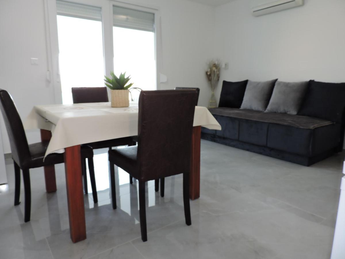 Berat Apartment Воднян Екстериор снимка