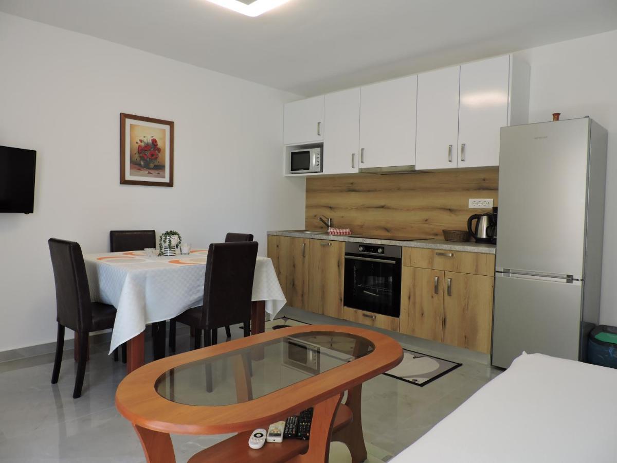 Berat Apartment Воднян Екстериор снимка
